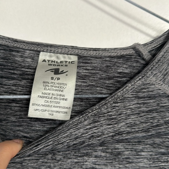 Athletic Works long sleeve workout top - 5 for $20 for items marked with ⭐️ - Picture 2 of 3
